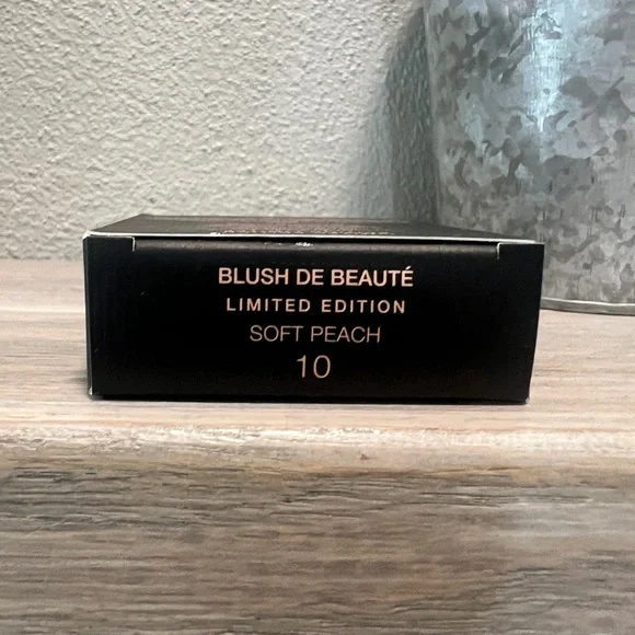 Gucci Limited Edition Soft Peach (10) Blush - Picture 7 of 7